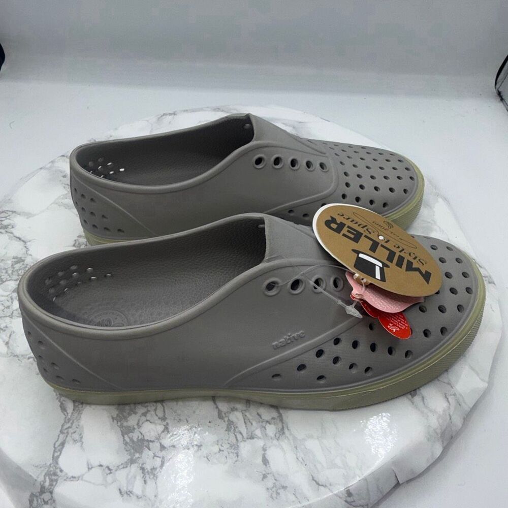 NATIVE Miller Pigeon Grey Shoes-6 NWT